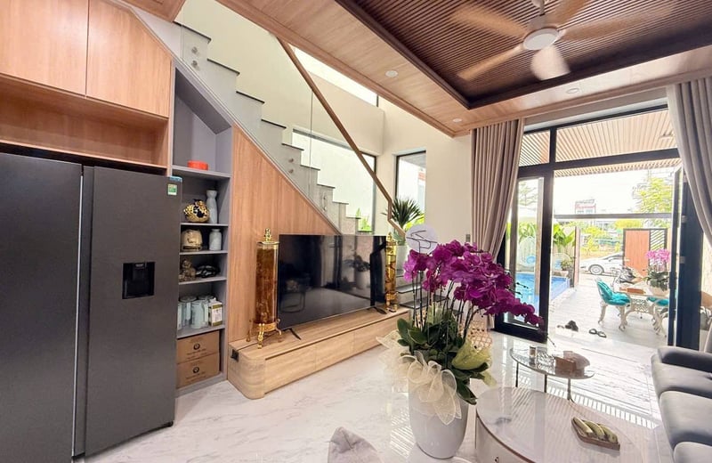 Miete einer geräumigen Villa mit Pool und Dachterrassen-Lounge, Da Nang, Vietnam